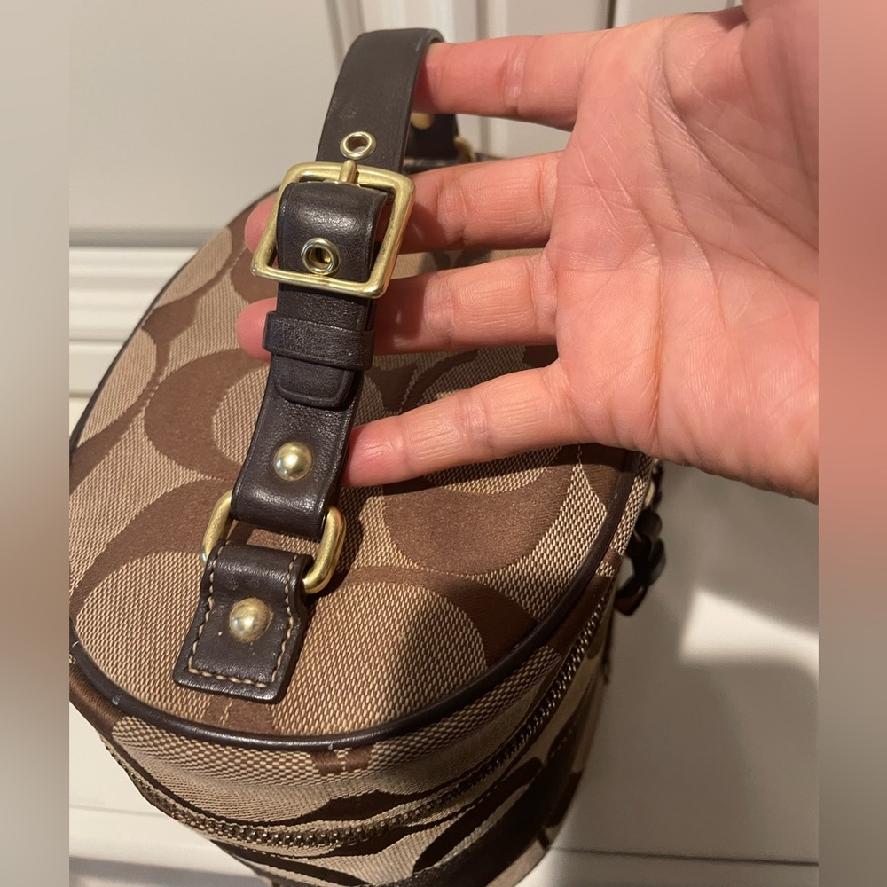 Rare Coach signature cosmetic bag - Picture 5 of 6